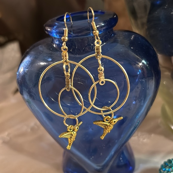 Floating Illusion Necklace Walking through the air - Picture 10 of 12